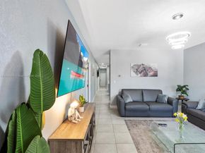 817-819 NW 1st Ave, Fort Lauderdale FL 33311
