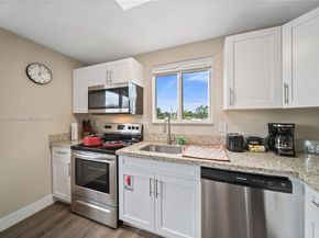 2324 Garfield St, Hollywood FL 33020