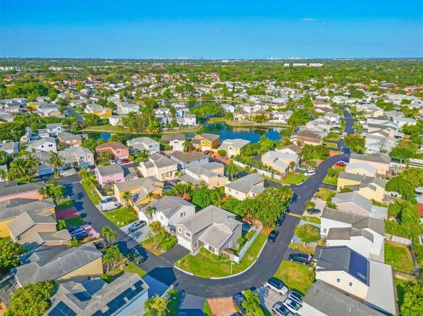 9465 SW 146th Ct, Miami FL 33186
