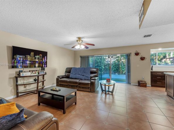 9465 SW 146th Ct, Miami FL 33186
