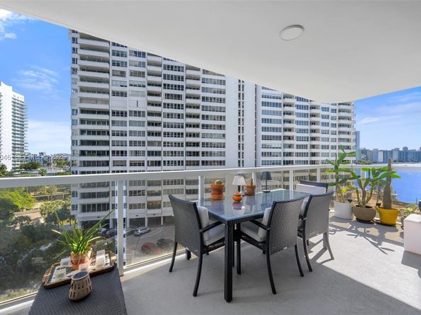 9 Island Ave 810, Miami Beach FL 33139