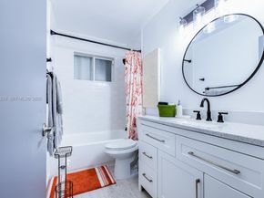 312 N Luna Ct, Hollywood FL 33021
