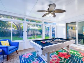 312 N Luna Ct, Hollywood FL 33021