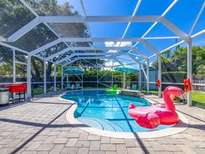 312 N Luna Ct, Hollywood FL 33021