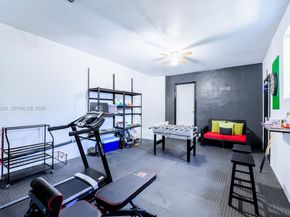 312 N Luna Ct, Hollywood FL 33021