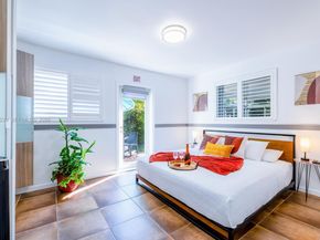 312 N Luna Ct, Hollywood FL 33021