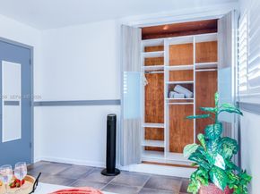 312 N Luna Ct, Hollywood FL 33021