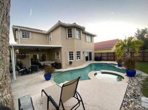 16445 SW 100th Ter, Miami FL 33196