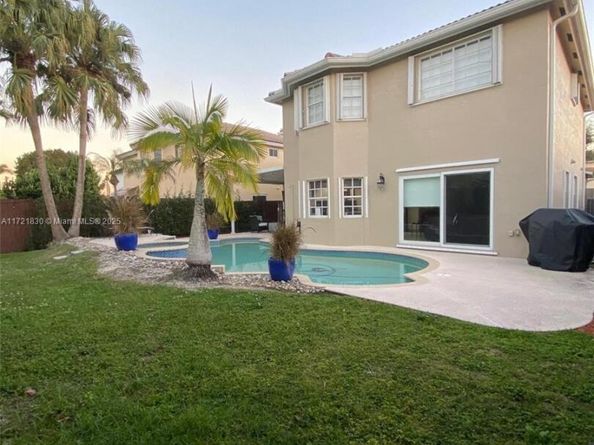 16445 SW 100th Ter, Miami FL 33196