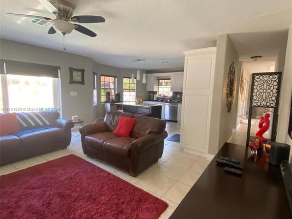 16445 SW 100th Ter, Miami FL 33196