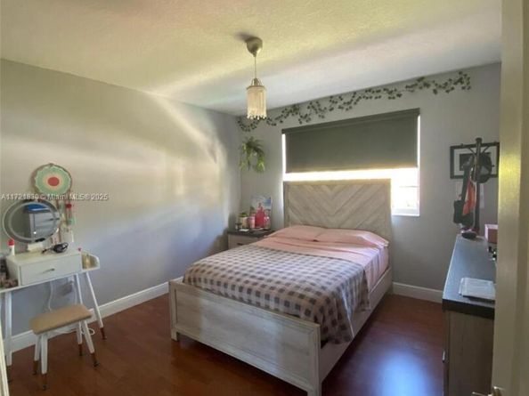16445 SW 100th Ter, Miami FL 33196