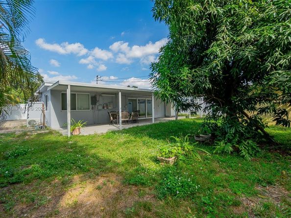 6634 Hope St, Hollywood FL 33024