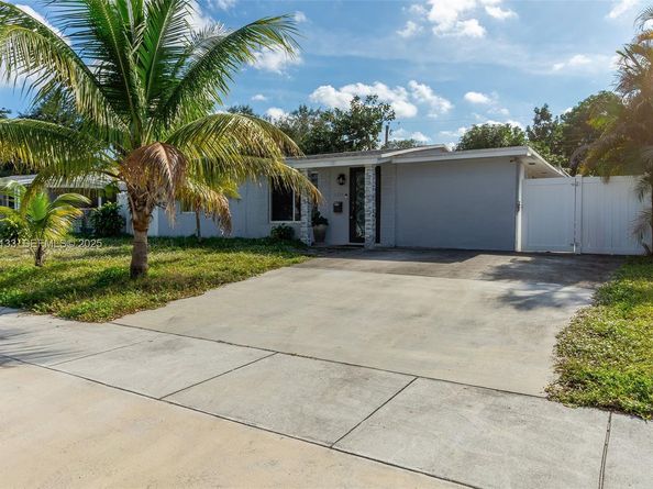 6634 Hope St, Hollywood FL 33024