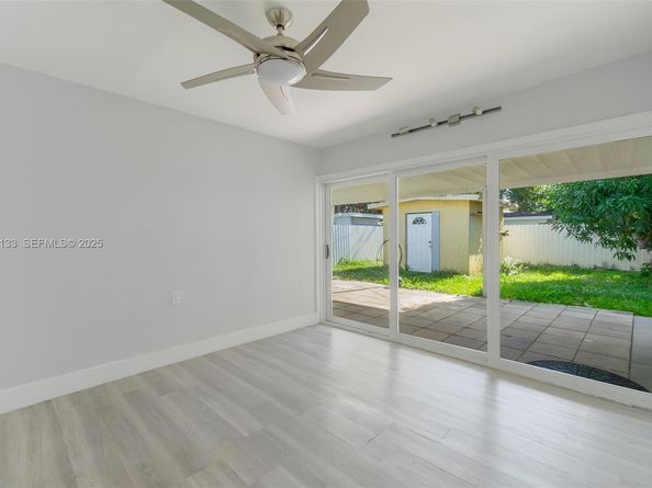 6634 Hope St, Hollywood FL 33024