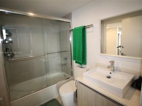 13800 Highland Dr 510, North Miami Beach FL 33181