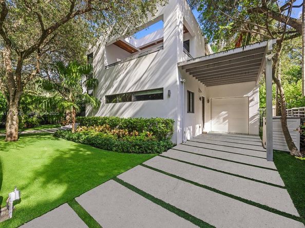 1760 Chucunantah Rd, Miami FL 33133