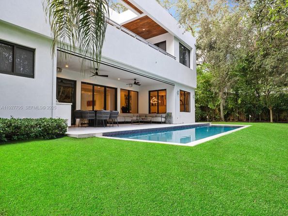 1760 Chucunantah Rd, Miami FL 33133