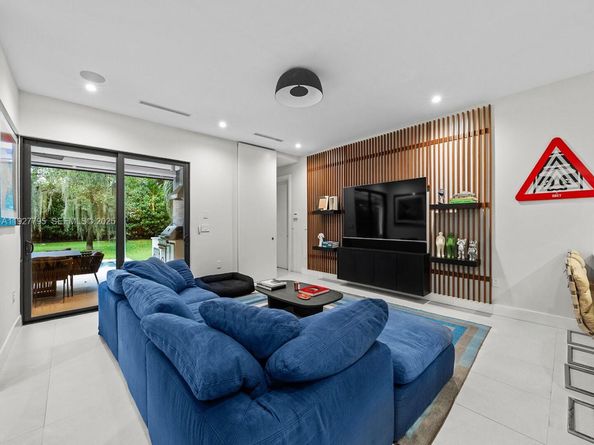 1760 Chucunantah Rd, Miami FL 33133