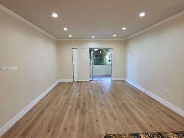 7829 Miller Dr B104, Miami FL 33155