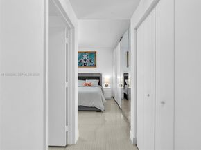 90 SW 3rd St 2013, Miami FL 33130