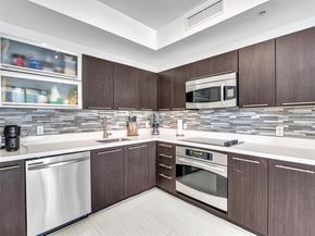 90 SW 3rd St 2013, Miami FL 33130