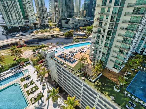 90 SW 3rd St 2013, Miami FL 33130
