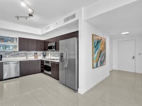 90 SW 3rd St 2013, Miami FL 33130
