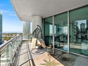 90 SW 3rd St 2013, Miami FL 33130