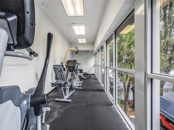 770 NE 69th St 6H, Miami FL 33138