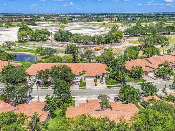 7401 S Aragon Blvd 5, Sunrise FL 33313