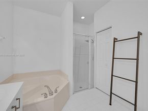 7401 S Aragon Blvd 5, Sunrise FL 33313