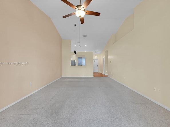 7401 S Aragon Blvd 5, Sunrise FL 33313