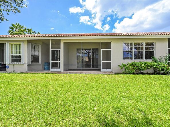 7401 S Aragon Blvd 5, Sunrise FL 33313