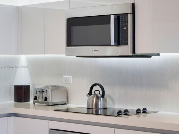 102 24th St 1519, Miami Beach FL 33139