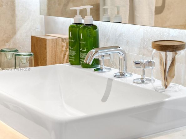 102 24th St 1519, Miami Beach FL 33139