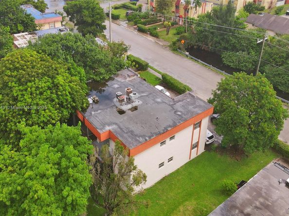 13980 NE 2nd Ct, Miami FL 33161