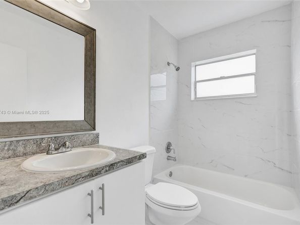 13980 NE 2nd Ct, Miami FL 33161