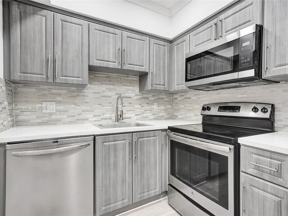 13980 NE 2nd Ct, Miami FL 33161