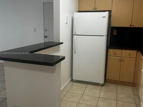 7110 NW 179th St 110, Hialeah FL 33015