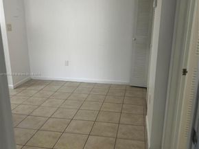 7110 NW 179th St 110, Hialeah FL 33015