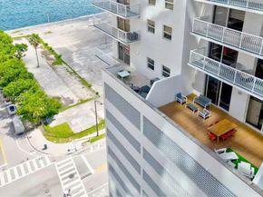 1200 Brickell Bay Dr 1404, Miami FL 33131