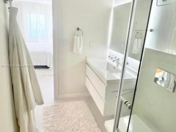 300 Diplomat Pkwy 811, Hallandale Beach FL 33009
