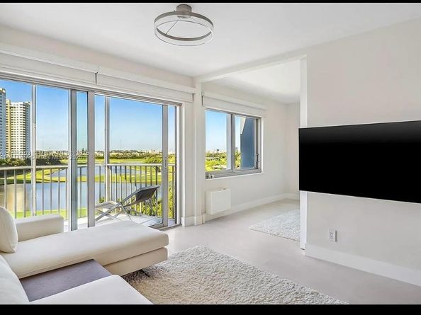 300 Diplomat Pkwy 811, Hallandale Beach FL 33009