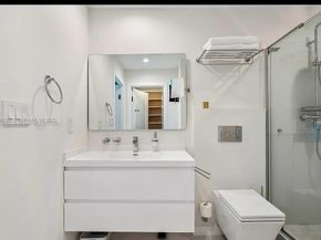 300 Diplomat Pkwy 811, Hallandale Beach FL 33009