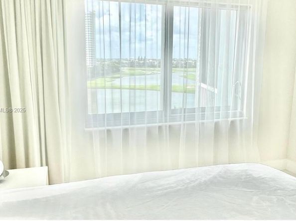 300 Diplomat Pkwy 811, Hallandale Beach FL 33009