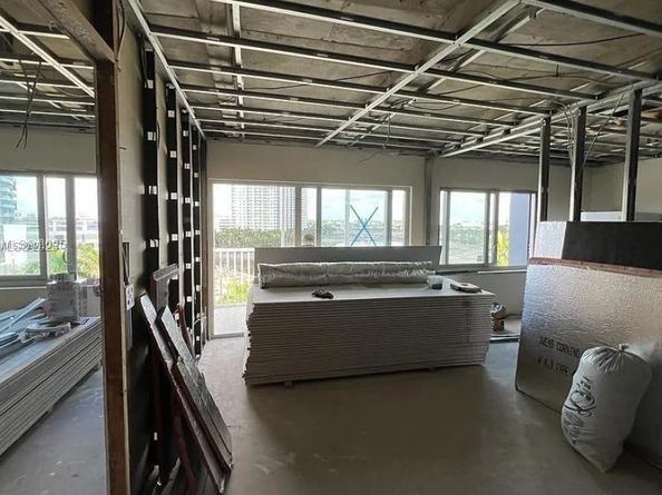 300 Diplomat Pkwy 811, Hallandale Beach FL 33009