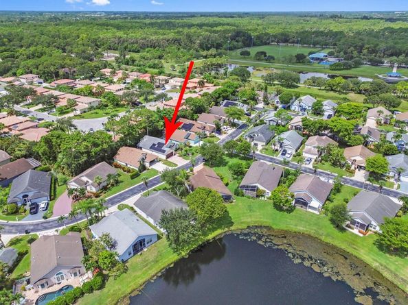 320 Hammocks Trail FL 33413