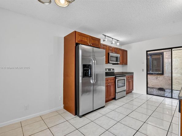 9261 NW 49th Pl, Sunrise FL 33351
