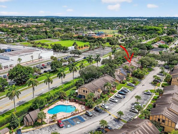9261 NW 49th Pl, Sunrise FL 33351