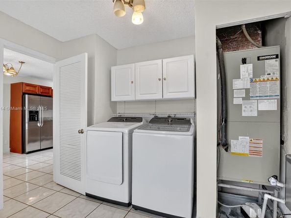 9261 NW 49th Pl, Sunrise FL 33351